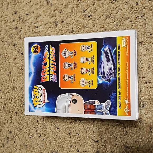 Pop Back to the Future Marty in Future Outfit Vinyl Figure - Picture 5 of 8